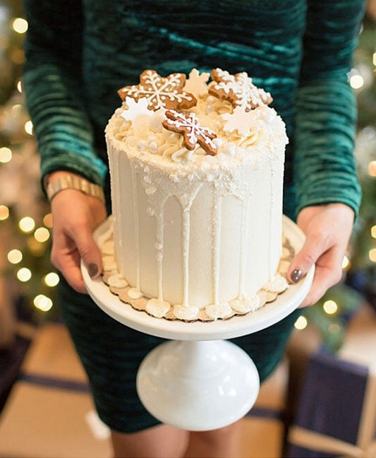 Winter Wonderland Drip Cake