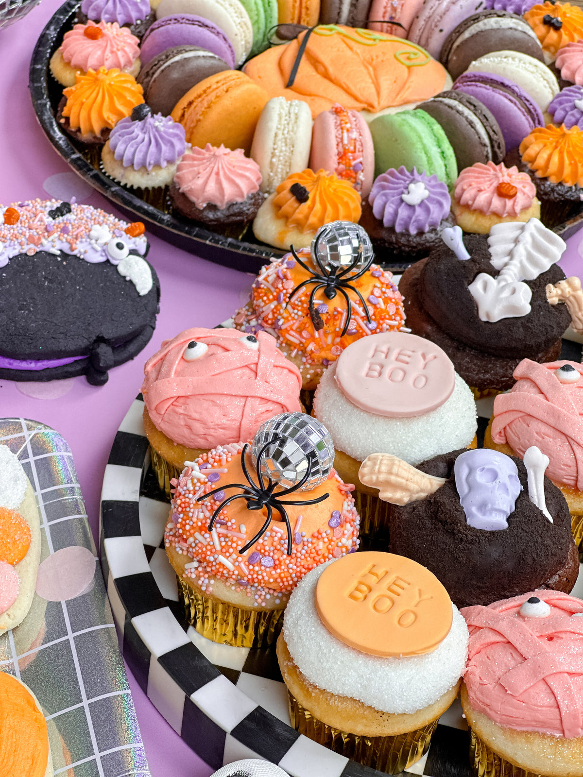 1 Dozen Halloween Cupcakes