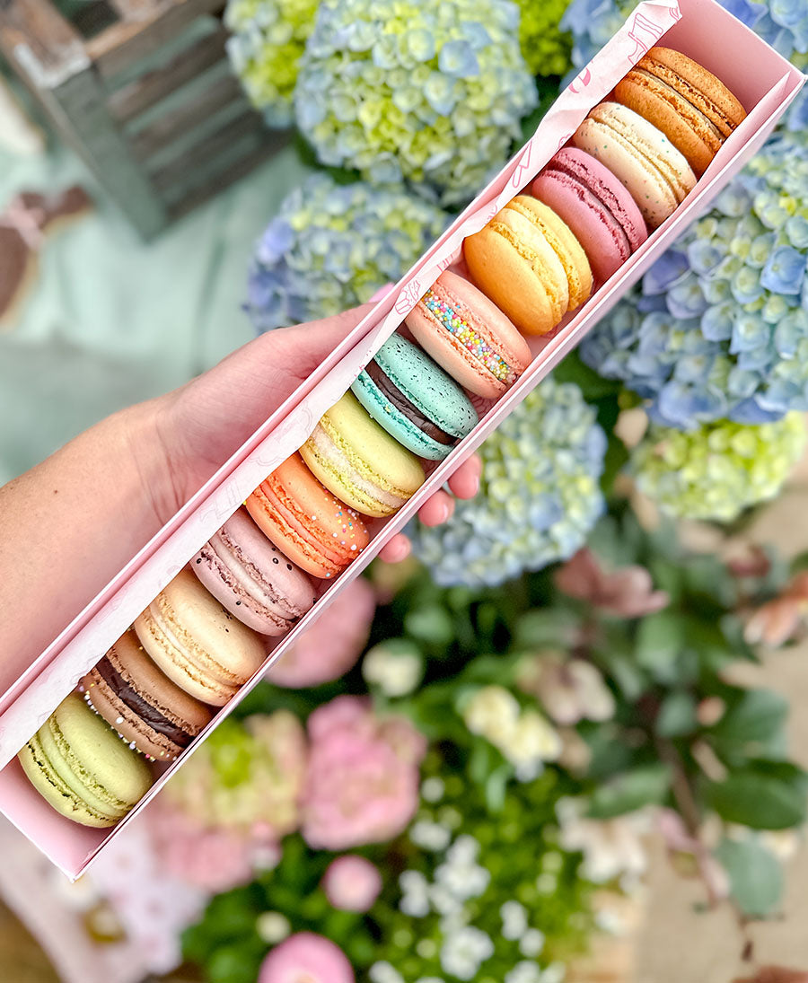 1 Dz Easter Macarons