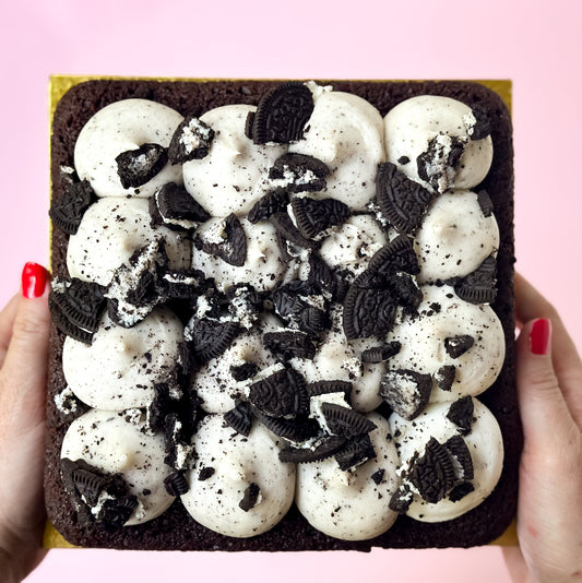 Cookies & Cream Snack Cake