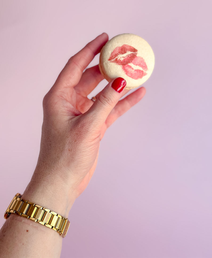 Kiss Kiss Macarons