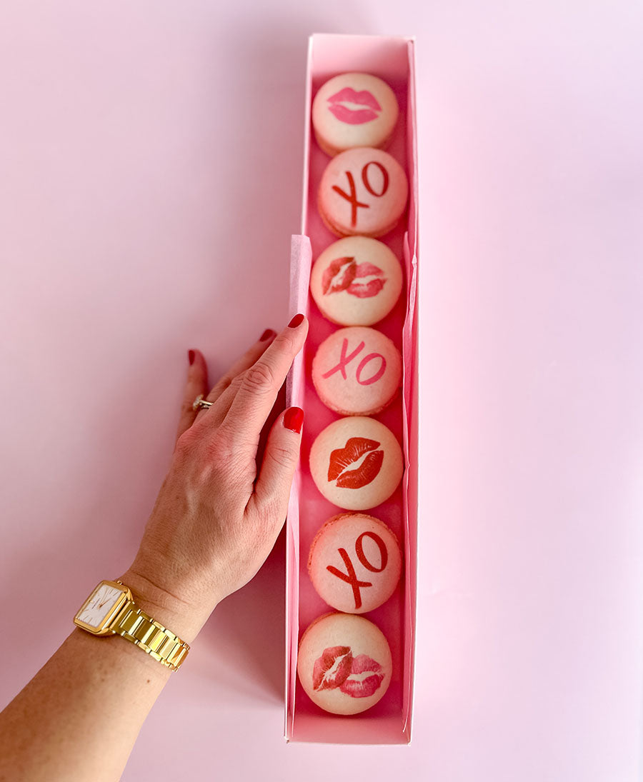 Kiss Kiss Macarons